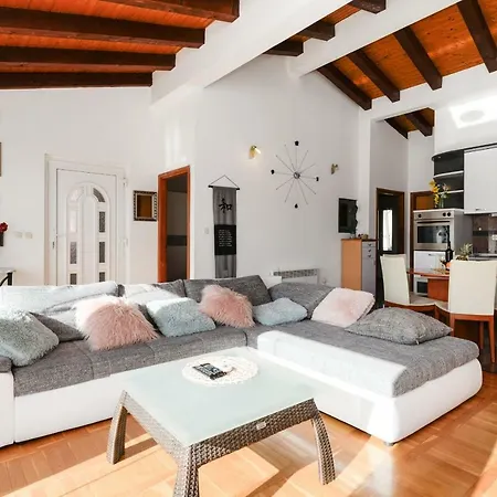 Roko Superior Apartment *