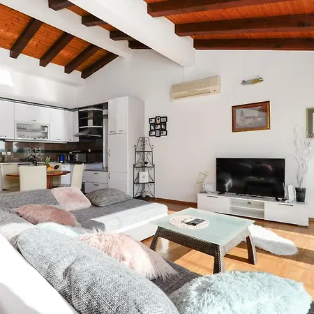 Apartment Roko Superior *