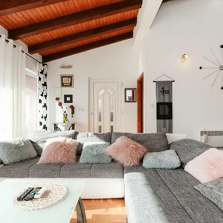 Roko Superior Apartment