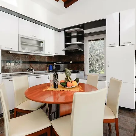 Roko Superior Apartment